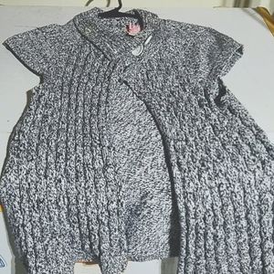 Izod woman's size small sweater vest